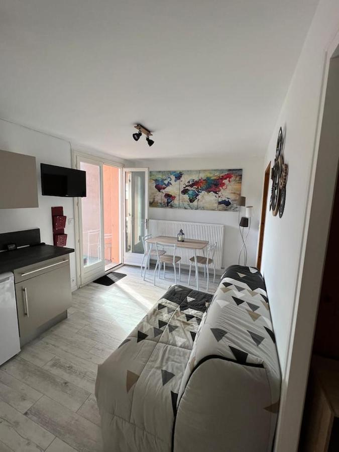 Charmant Appartement Calme Et Lumineux Chateauvieux  エクステリア 写真